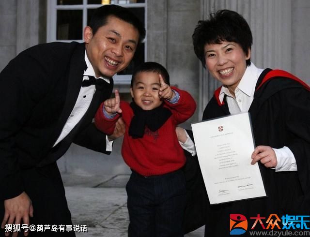 47岁邓亚萍近况，家庭生活幸福美满，她的儿子如今已进专业队